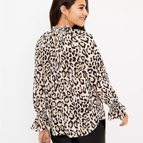 Loft Leopard Print Bell Cuff Blouse Sz. XS Petite - Picture 4 of 11